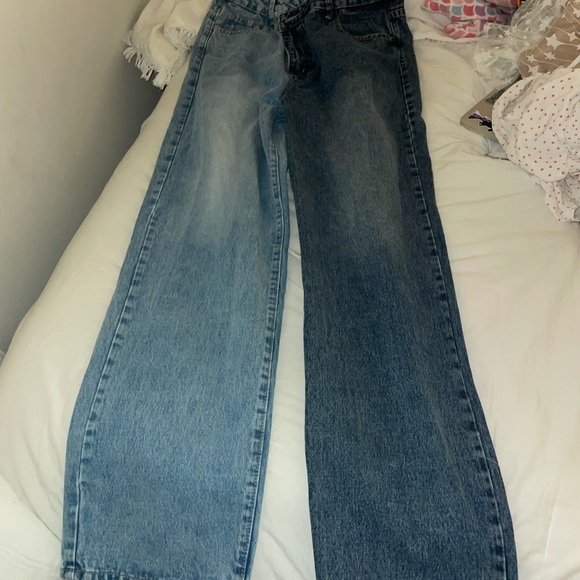 Brand new shein jeans. Nothing wrong with them, they just don’t fit. - Picture 4 of 4